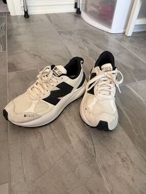 New Balace + Figs 3447 white and Black Mesh Lace-Up Sneakers. Womens 8.5